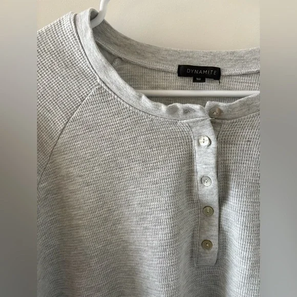 NWOT Dynamite Summit Waffle Henley Top - Picture 4 of 5